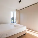 Stylish In With Pool And Garage Apartamento