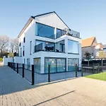 Apartamento Stylish In With Pool And Garage