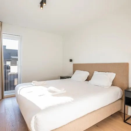 Apartment Stylish In With Pool And Garage