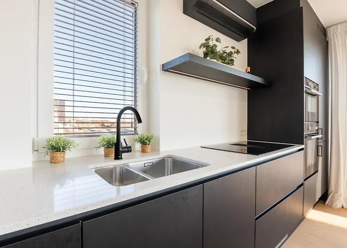 Apartment Stylish In With Pool And Garage *