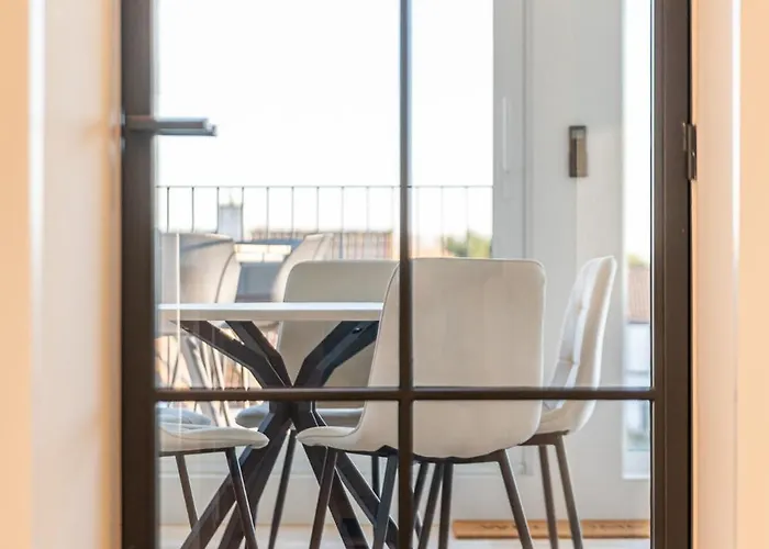 Apartment Stylish In With Pool And Garage