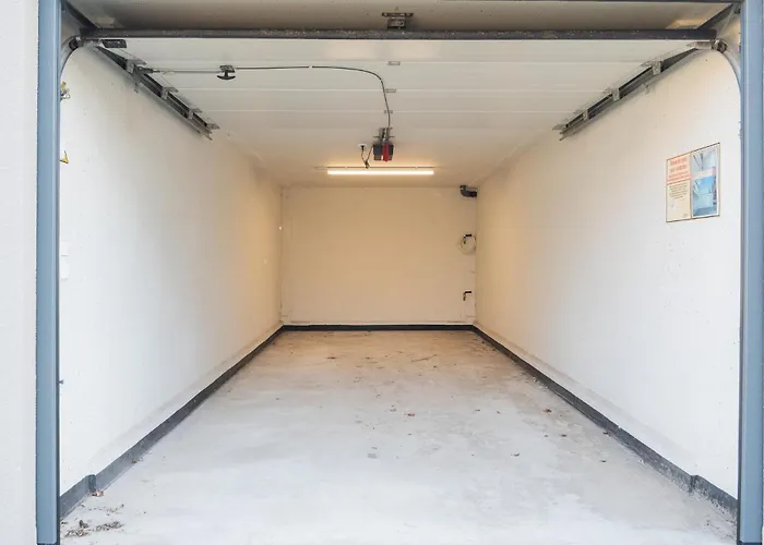 Apartment Stylish In With Pool And Garage *